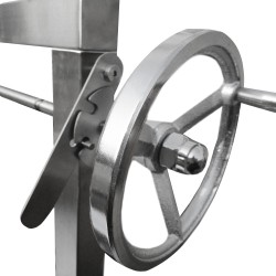 Grâce à sa roue, vous pouvez lever et descendre la grille selon vos besoins.