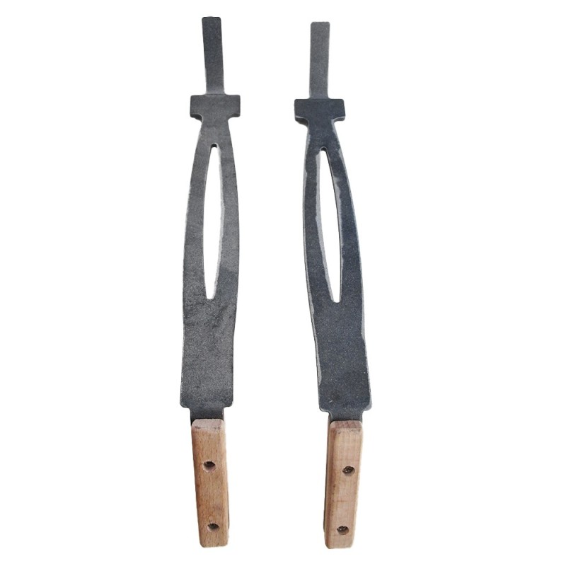 Ces pinces vous permettront de manipuler les grilles de cuisson en toute sécurité.