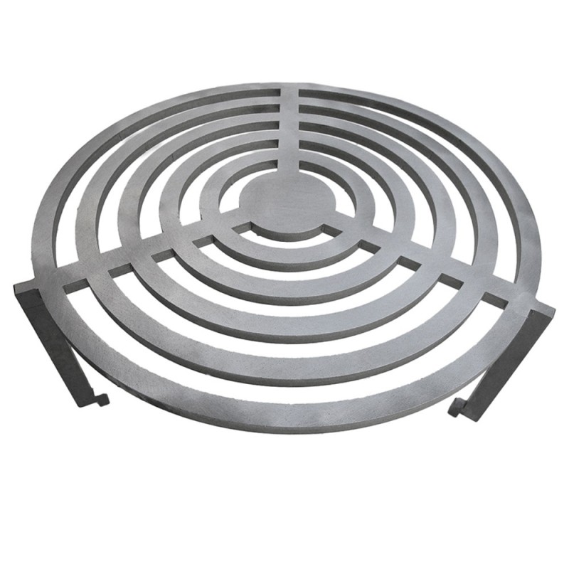 La grille de saisie permet de griller des aliments au-dessus des flammes.