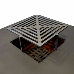 Grille carrée pour brasero La Patelle en situation.