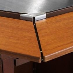Le contour bois est très pratique et ajoute aussi beaucoup de charme à votre brasero plancha.
